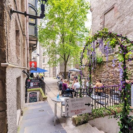 Unique 2 Bedroom Castle Suite Apartment - Near Edinburgh Castle & Royal Mile ภายนอก รูปภาพ
