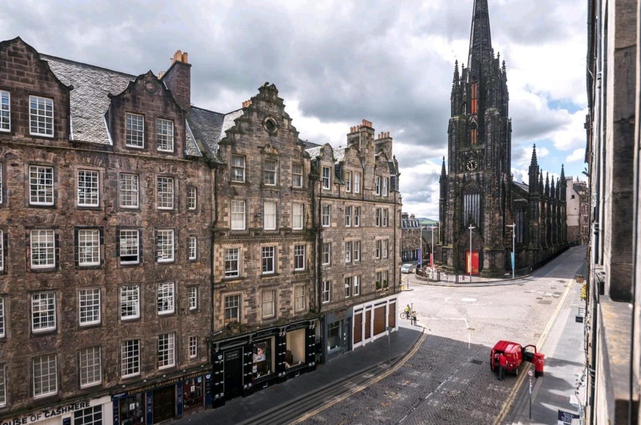 Unique 2 Bedroom Castle Suite Apartment - Near Edinburgh Castle & Royal Mile ภายนอก รูปภาพ