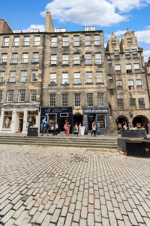 Unique 2 Bedroom Castle Suite Apartment - Near Edinburgh Castle & Royal Mile ภายนอก รูปภาพ