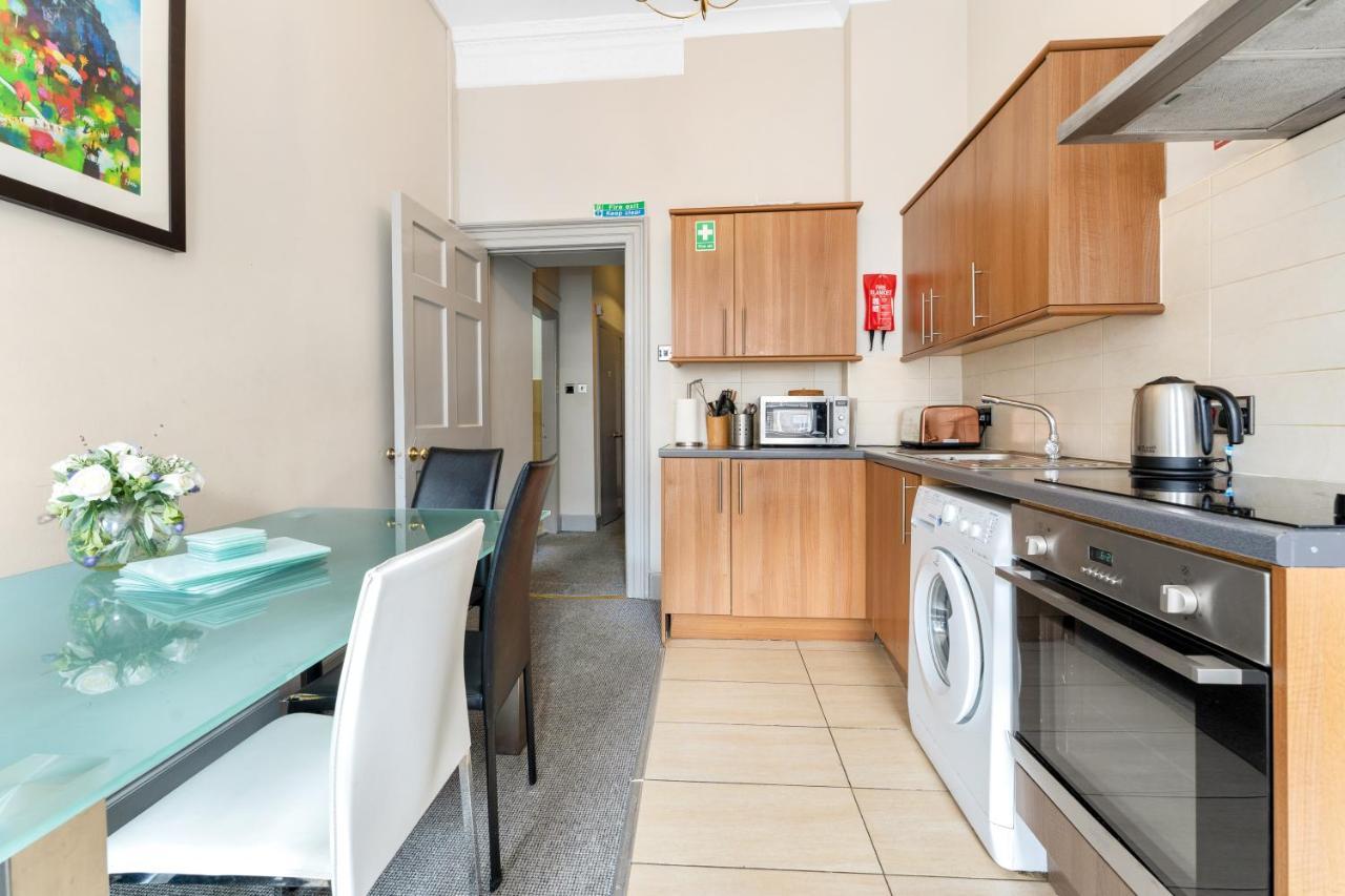 Unique 2 Bedroom Castle Suite Apartment - Near Edinburgh Castle & Royal Mile ภายนอก รูปภาพ