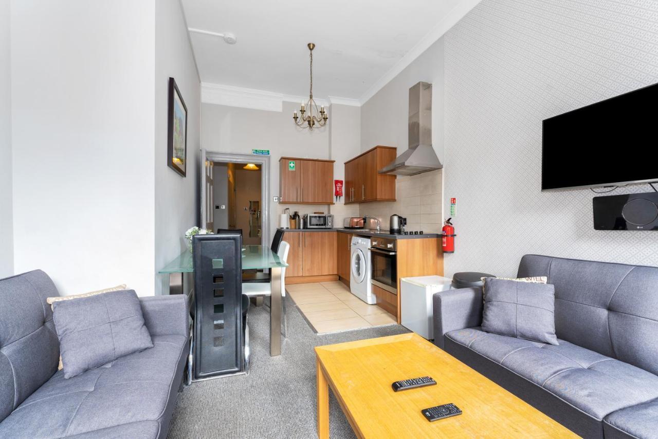Unique 2 Bedroom Castle Suite Apartment - Near Edinburgh Castle & Royal Mile ภายนอก รูปภาพ